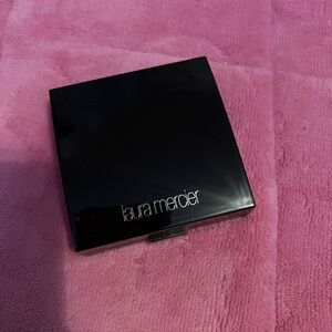 Laura Mercier Indiscretion Highlighting Powder